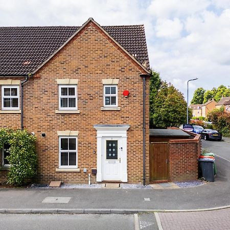 2 Tracy Avenue Villa Slough Buitenkant foto