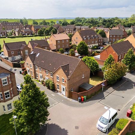 2 Tracy Avenue Villa Slough Buitenkant foto